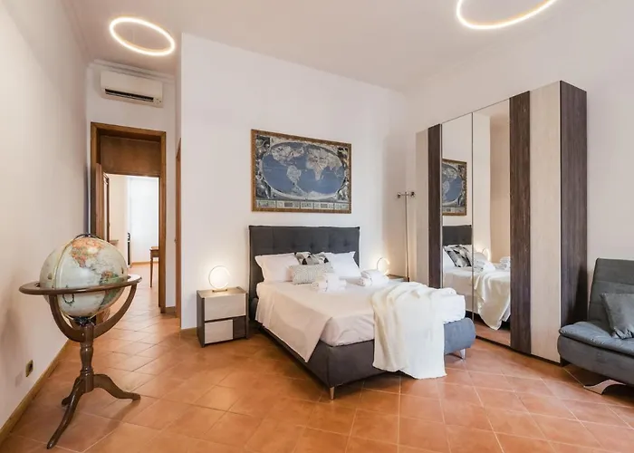 The Rent - Three-bedroom Near The Quirinale *