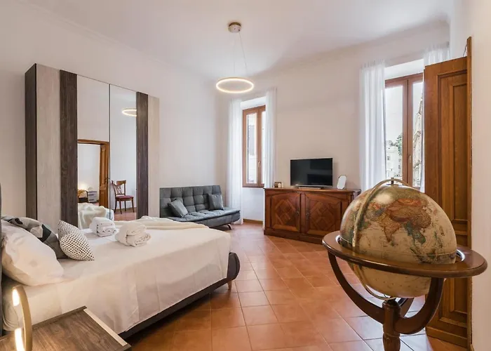 The Rent - Three-bedroom Near The Quirinale Roma