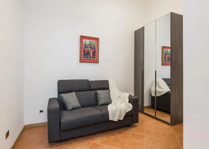 The Rent - Three-bedroom Near The Quirinale