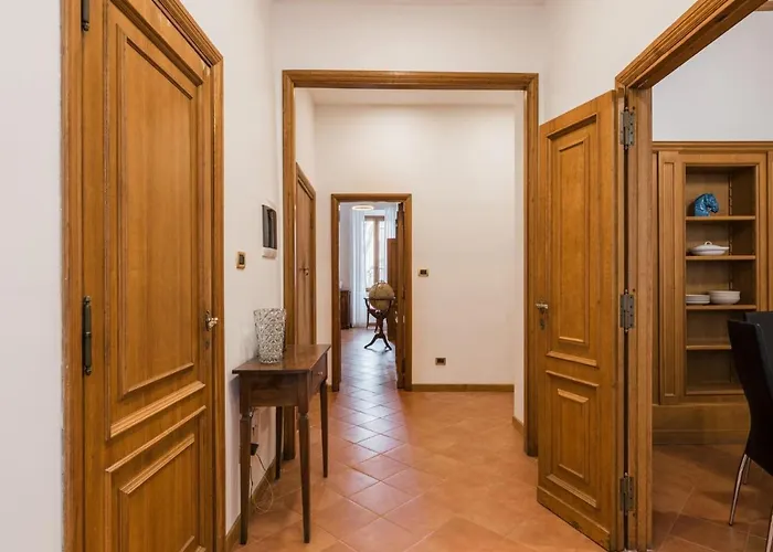 The Rent - Three-bedroom Near The Quirinale Daire Roma
